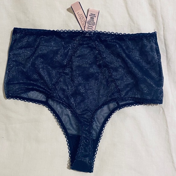 VS Dream Angels Unlined Balconet Bra & Panty Set - Picture 7 of 10